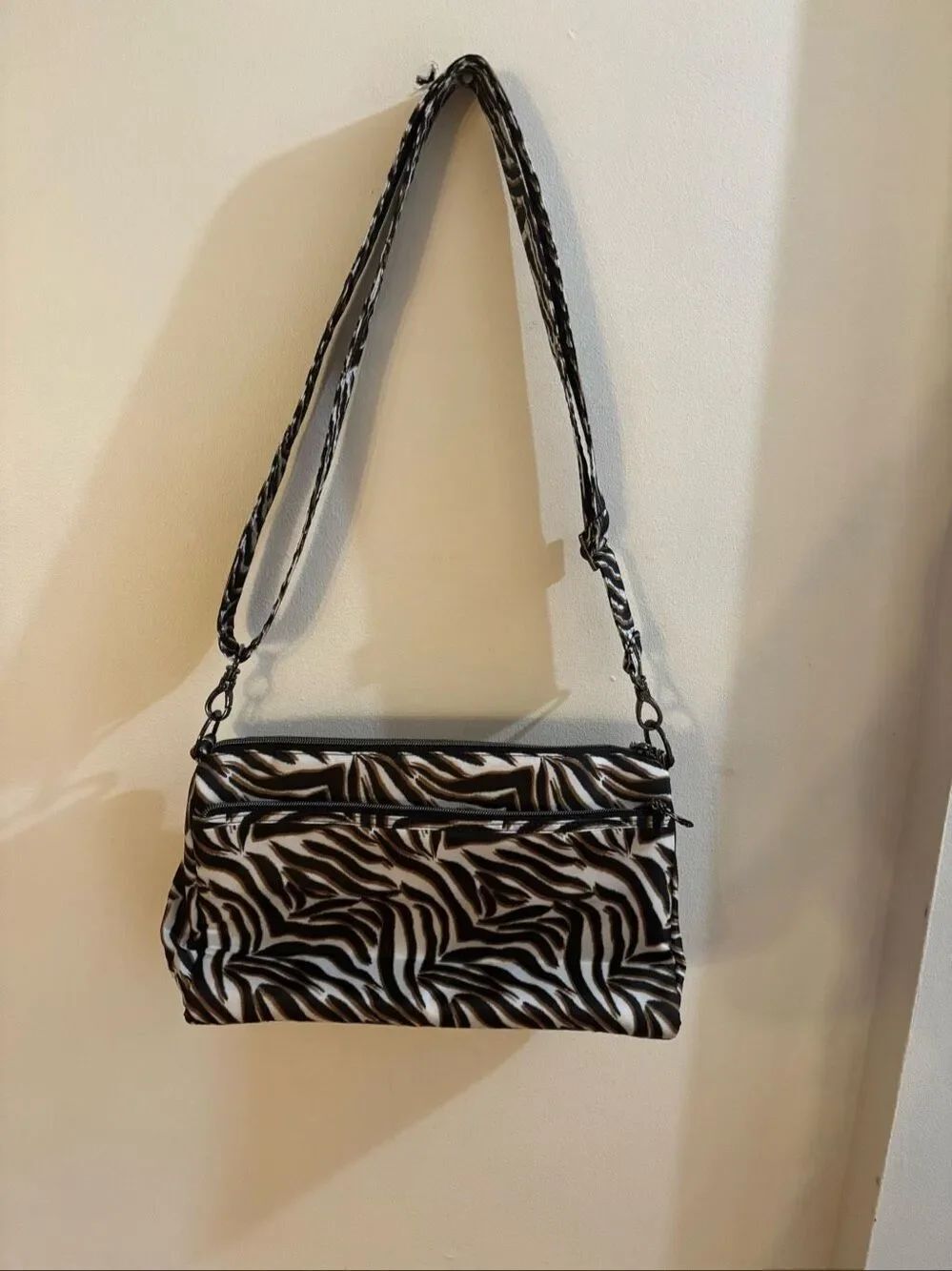 lug Bag - Picture 3 of 4